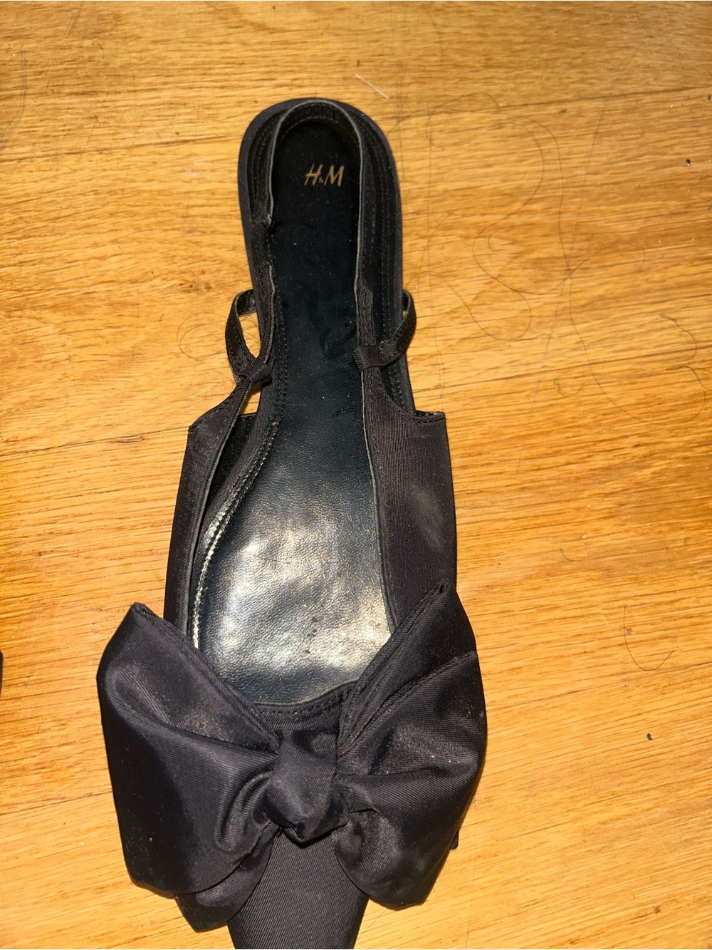 H&M Black Bow Slingback Flats - Elegant Pointed-Toe